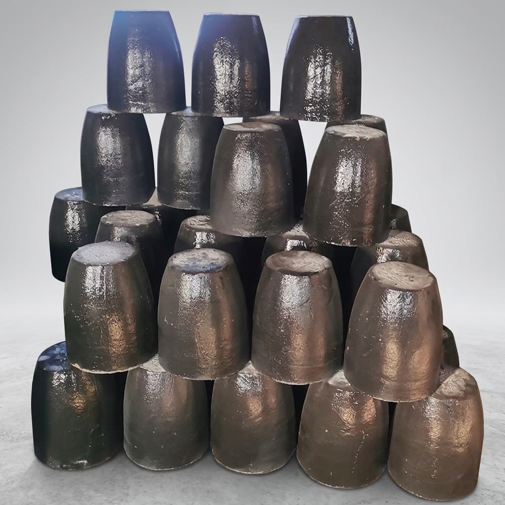 High-purity isostatic graphite crucible machined by drawing